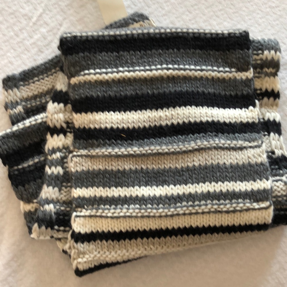 Eddie Bauer knit scarf